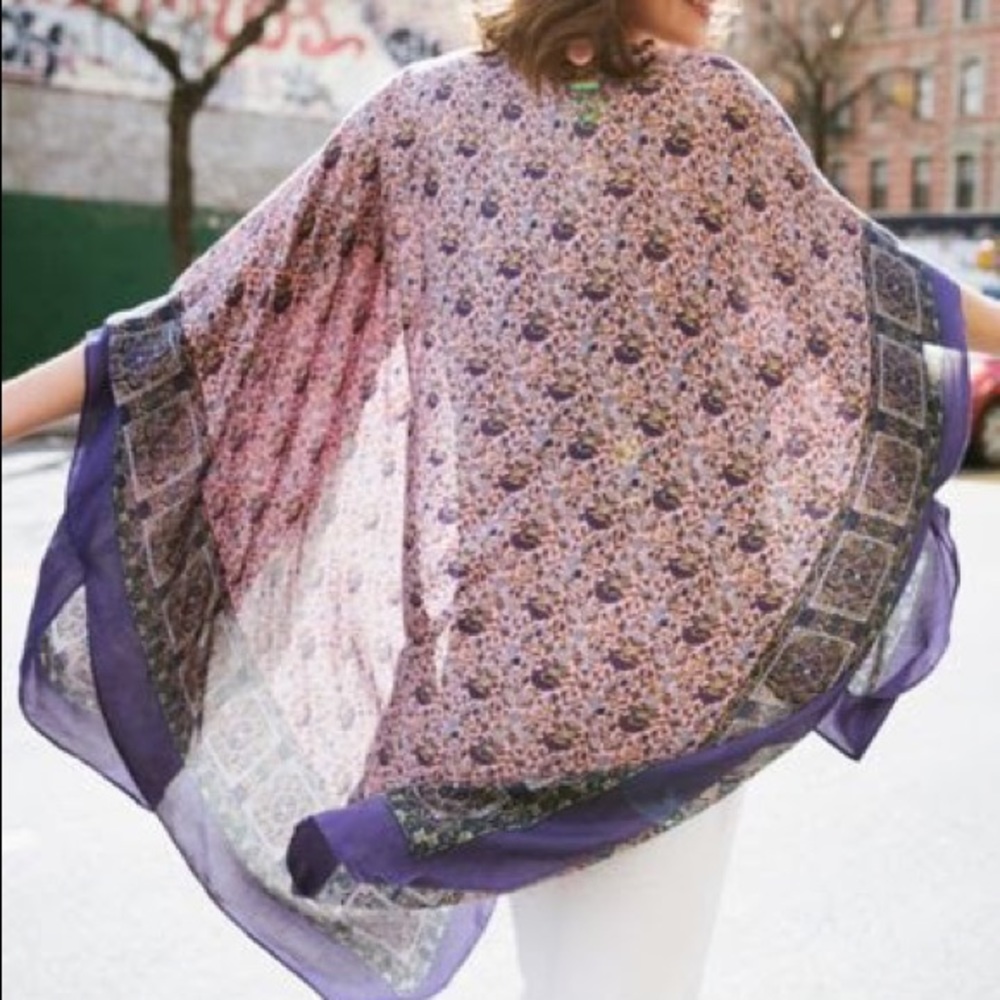 UO Essential Kimono